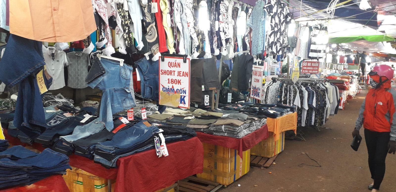 KHAI MẠC HỘI CHỢ THƯƠNG MẠI THỊ XÃ BUÔN HỒ 2018