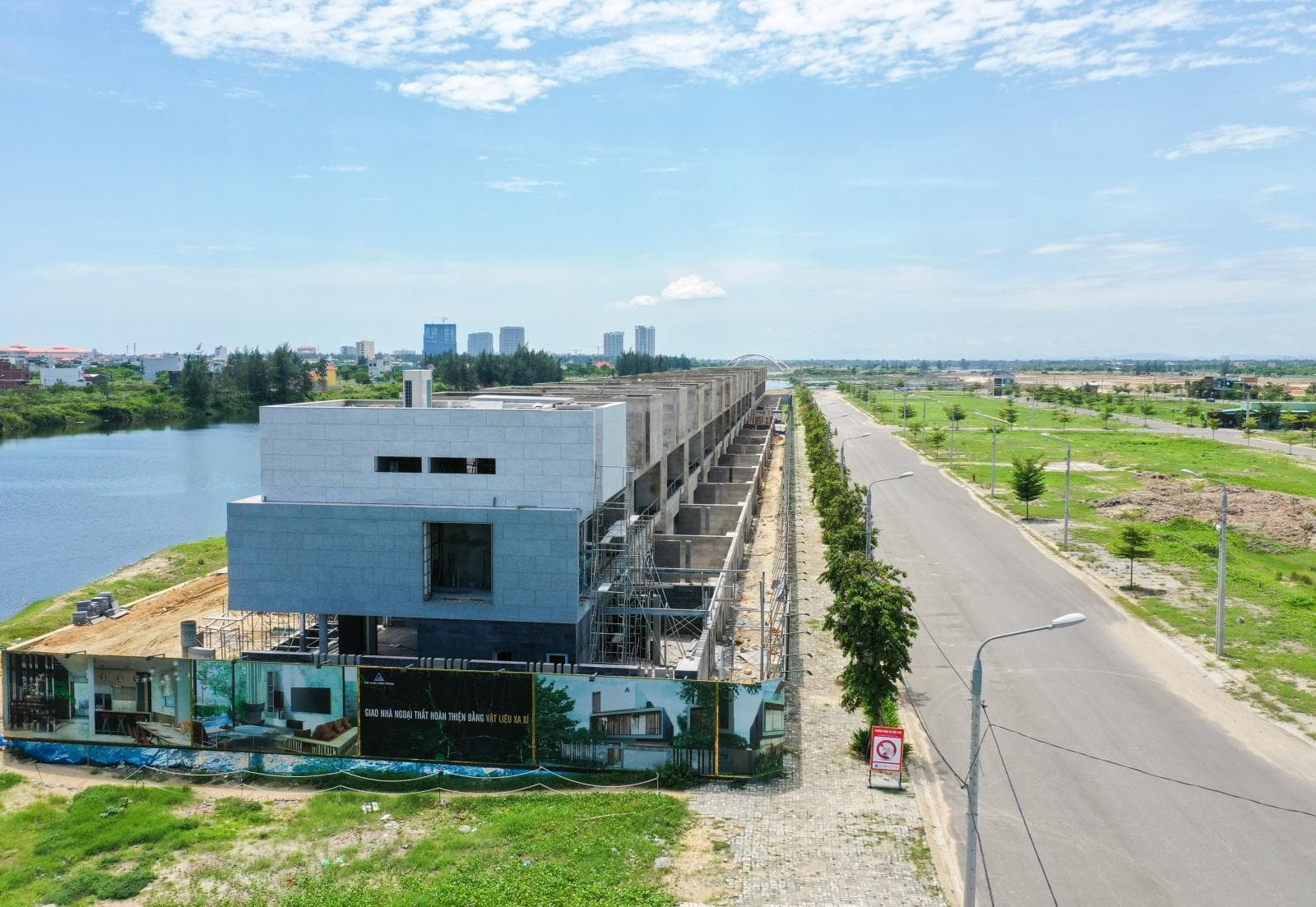 ĐẤT XANH MIỀN TRUNG ĐIỀU CHỈNH GIẤY PHÉP XÂY DỰNG KHU BIỆT THƯ TRIỆU ĐÔ ONE RIVER