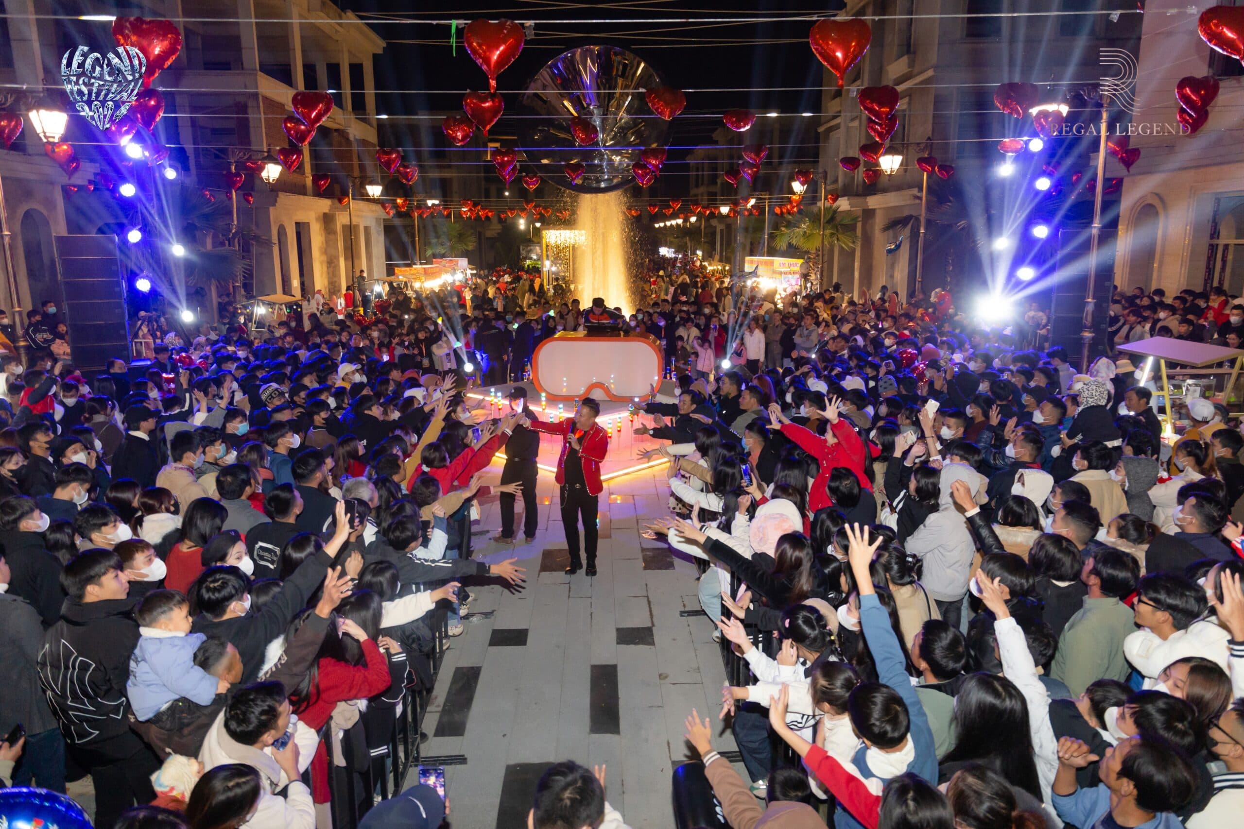 Quảng Bình: Hàng chục ngàn du khách bùng nổ với lễ hội Legend Festival