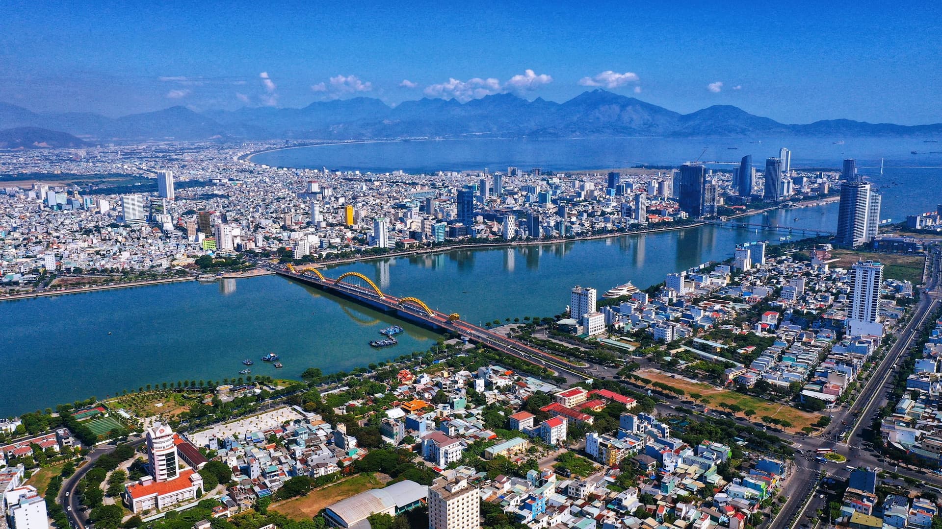 Dự án căn hộ hạng sang Peninsula Da Nang chính thức về tay Viet Nam Smart City