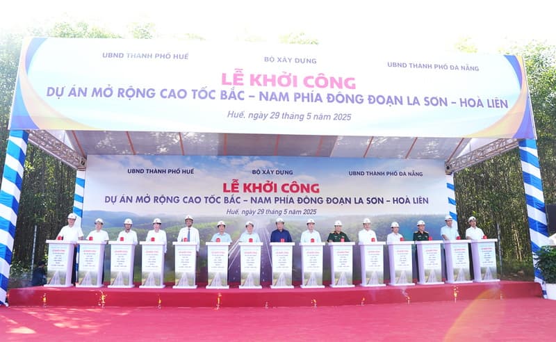 Khởi công mở rộng đồng bộ cao tốc 4 làn xe kết nối Huế – Đà Nẵng