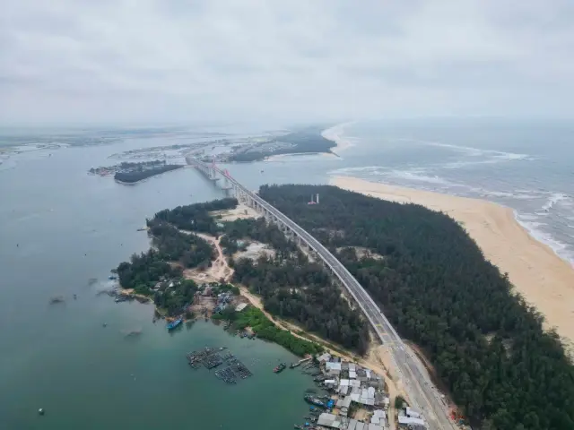 Cầu vượt cửa biển Thuận An nghìn tỉ đồng ở Huế chính thức thông xe