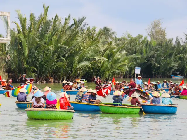 Đà Nẵng bùng nổ du lịch dịp lễ: Công suất phòng gần kín, khách quốc tế trở lại mạnh mẽ
