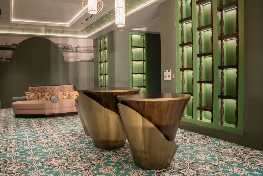 Du Khach Den Regal Legend9