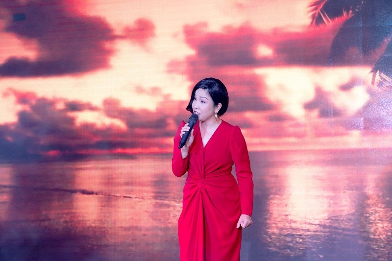 Ra Quan Du An Regal Victoria Elizabeth Edition 3