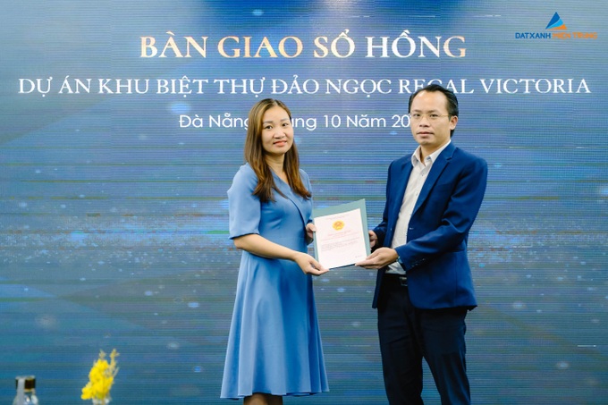 Đất Xanh Miền Trung bàn giao sổ hồng dự án Regal Victoria sau 8 tháng xây dựng