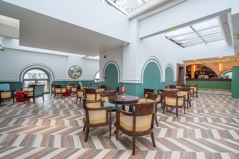 Ben Trong Khach San Kien Truc Indochine Doc Dao Tai Quang Binh Hinh 8