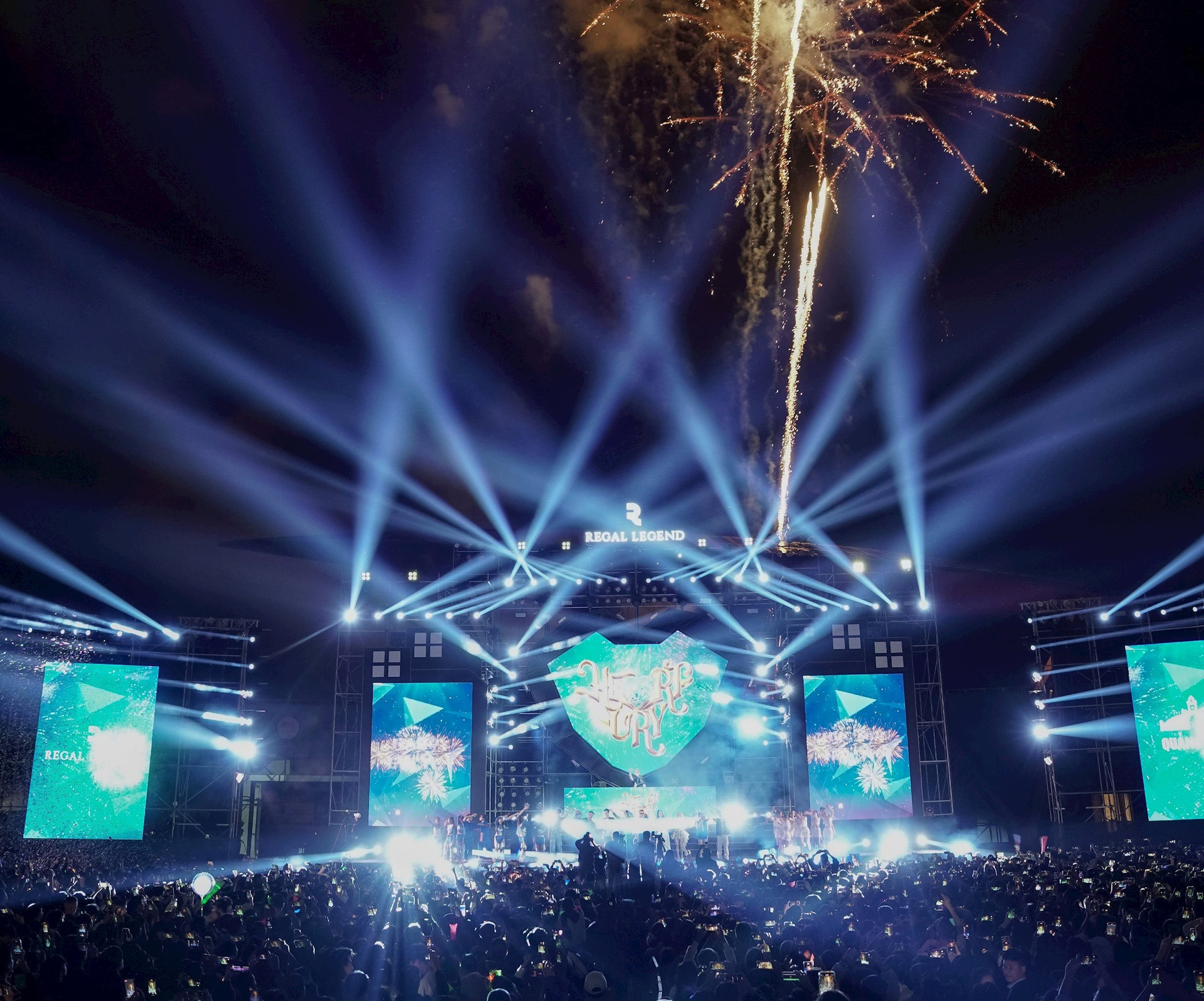 Legend Fest 2025 tuần lễ hội đầy sắc màu chào đón năm mới tại Regal Legend Đồng Hới