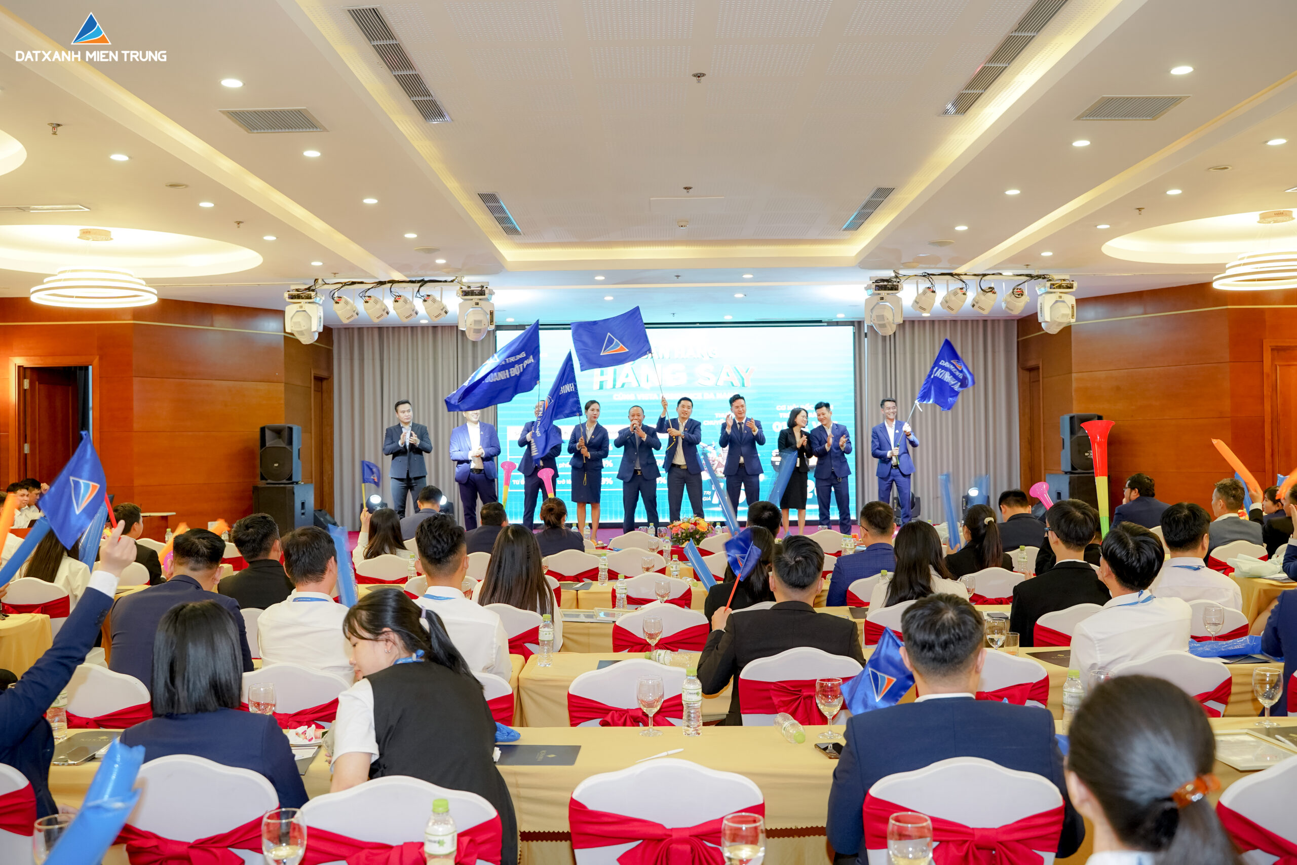 Đất Xanh Miền Trung là tổng đại lý phân phối & tiếp thị dự án Regal Residence Signature