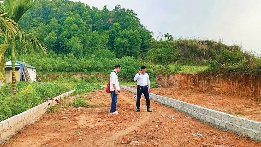 Không ít nhà đầu tư đã lặn lội tới các vùng ven để "săn đất". Ảnh: Thanh Vũ
