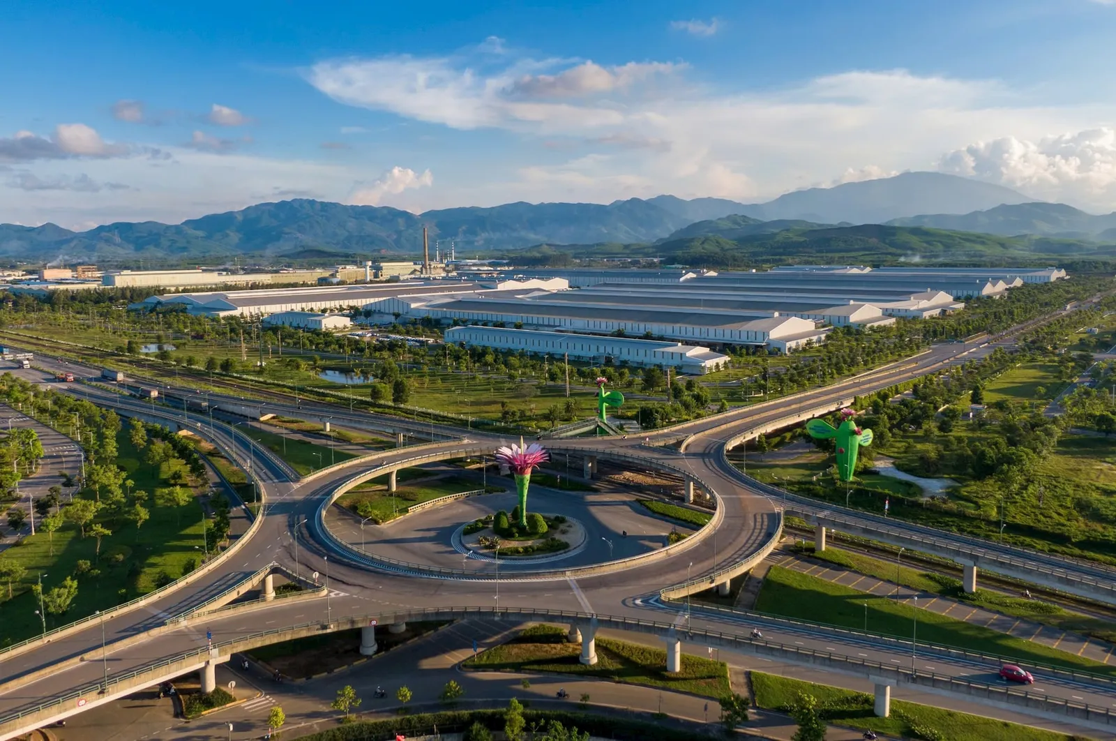 5 / 9 Khu phức hợp ô tô Chu Lai – Trường Hải, được định hướng phát triển với quy mô ngang tầm khu vực, sản xuất các sản phẩm ô tô đạt tiêu chuẩn quốc tế. Ảnh: Đà Thành.