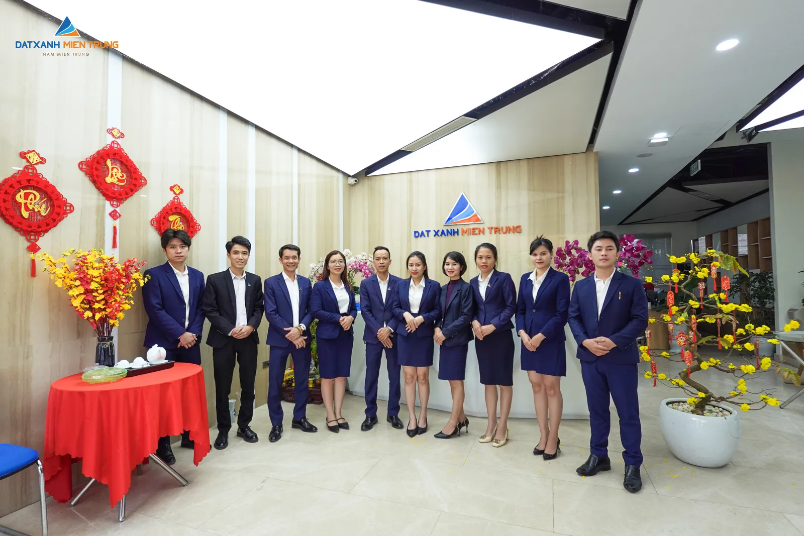 Môi trường làm việc hiện đại, sang trọng, các hoạt động văn hóa nội bộ luôn được duy trì mang đến động lực và sự gắn bó cho đội ngũ nhân sự toàn hệ thống.