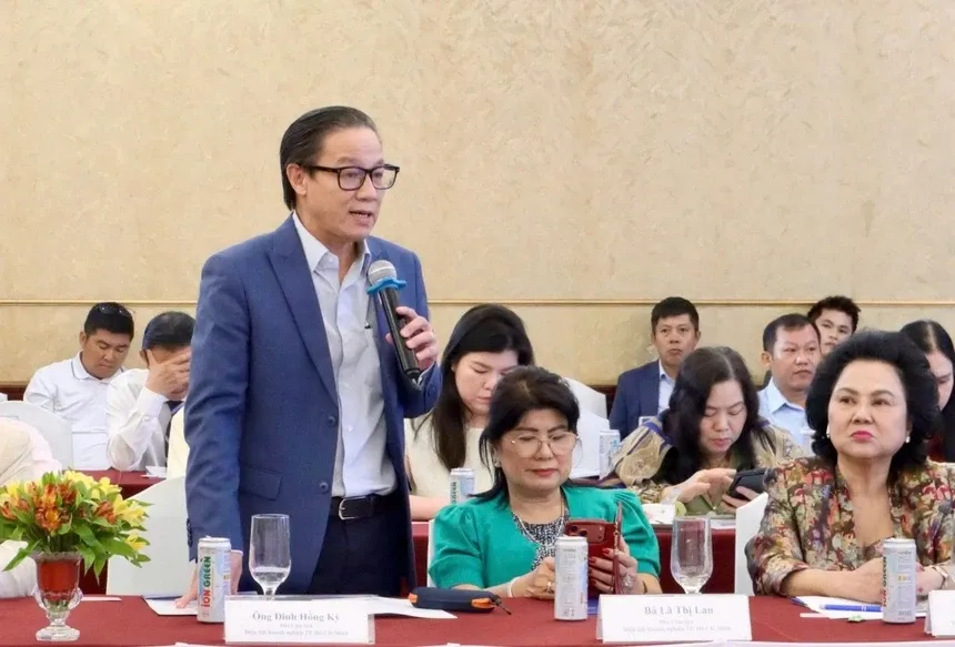 Ông Đinh Hồng Kỳ, Chủ tịch HĐQT CTCP Secoin, Chủ tịch Hiệp hội Xây dựng và Vật liệu xây dựng TP.HCM phát biểu tại sự kiện. Ảnh: HUBA.