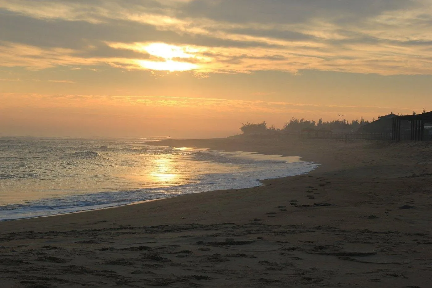 Bãi biển Thuận An (Huế). Ảnh: Internet.