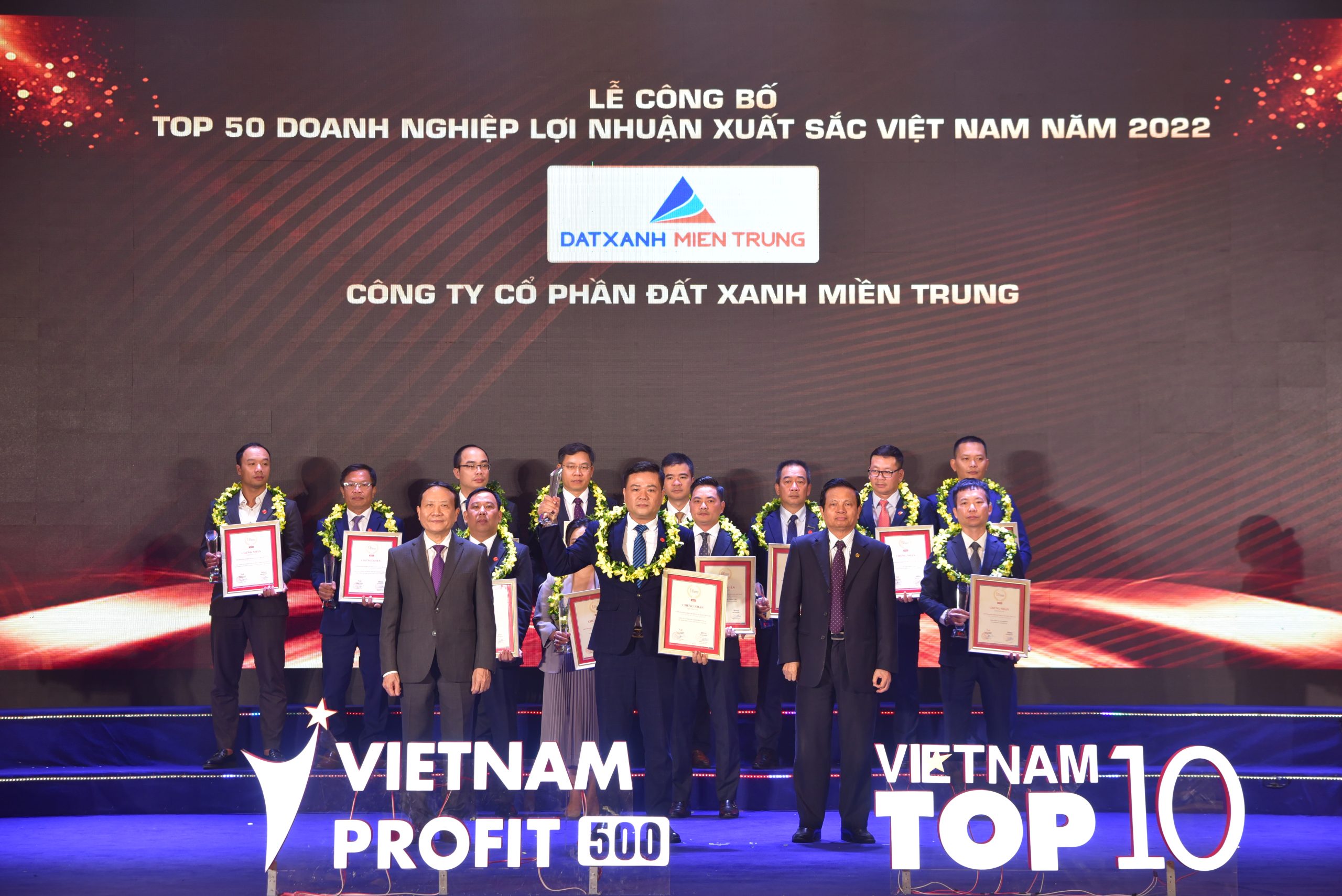 Đất Xanh Miền Trung lọt top 50 doanh nghiệp lợi nhuận xuất sắc Việt Nam 2022